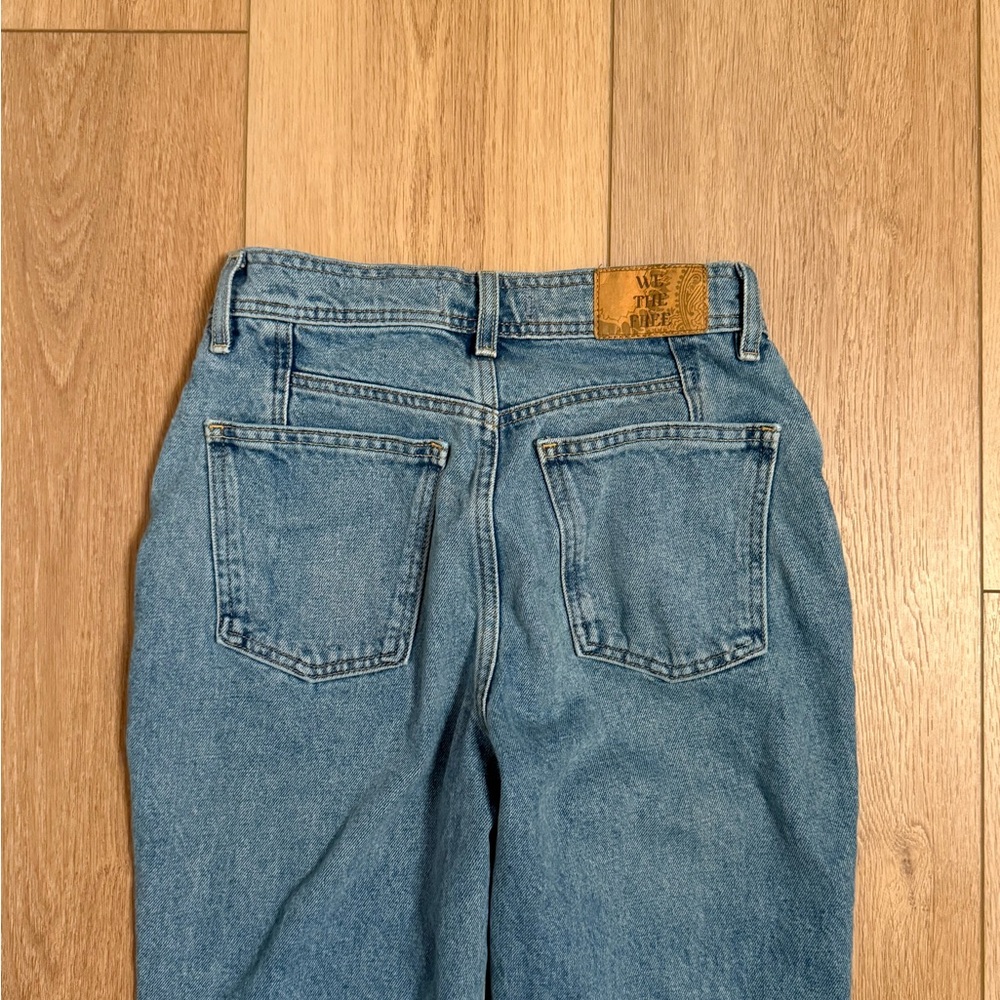 We The Free Women's Straight Leg Jeans in Light Blue Wash - Picture 6 of 7